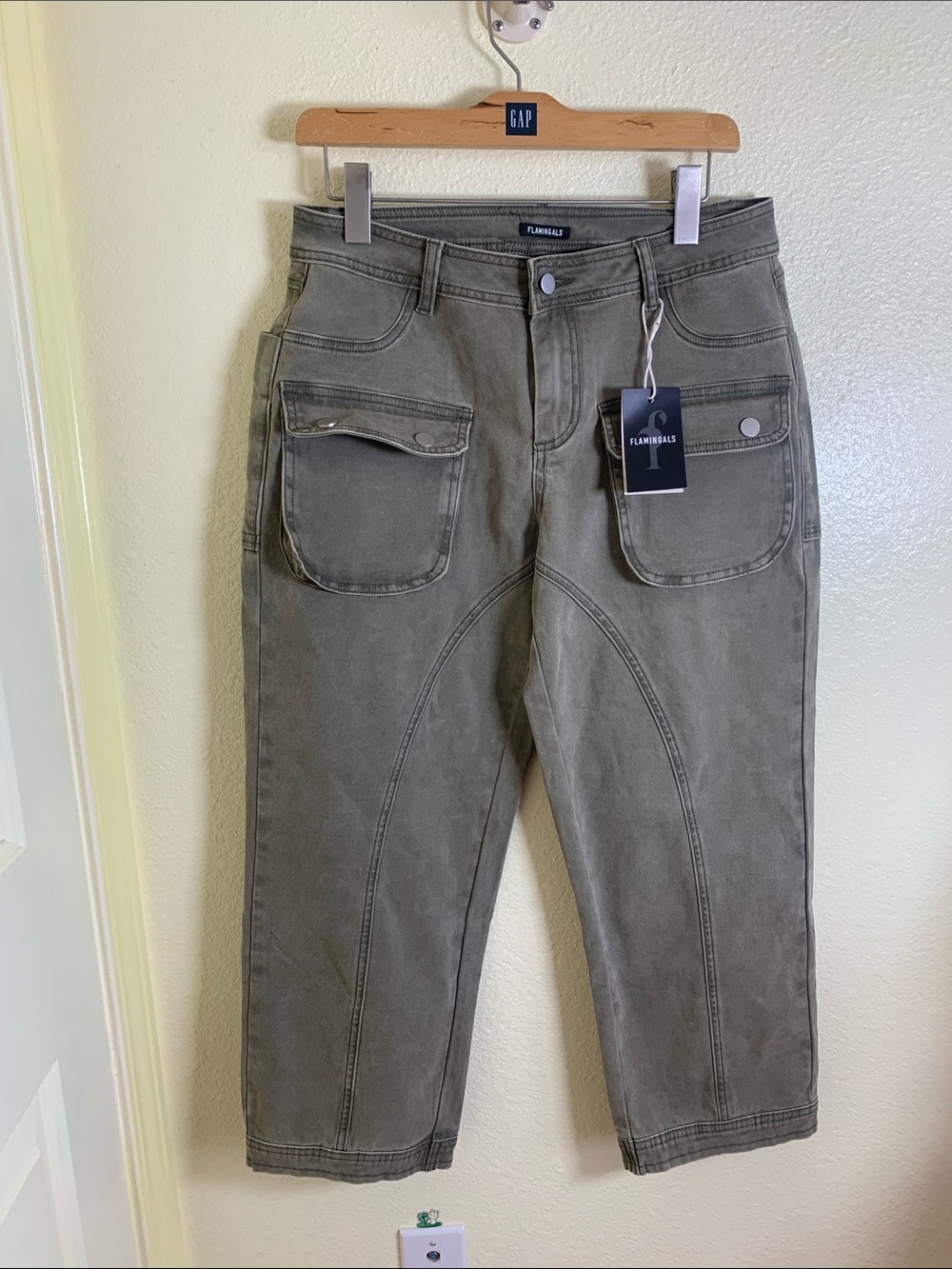 NWT FLAMINGALS Cropped Straight-Leg Jeans in Olive Green, Size L